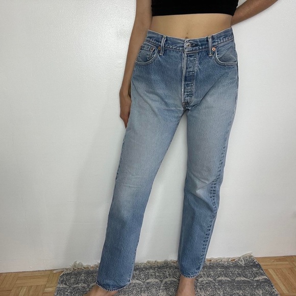 Vintage y2k ~ Levi’s 501 light wash jeans - Picture 2 of 3